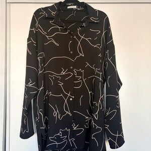 Aritzia Babaton Dale Black Blouse with Abstract Wolf/Fox Design